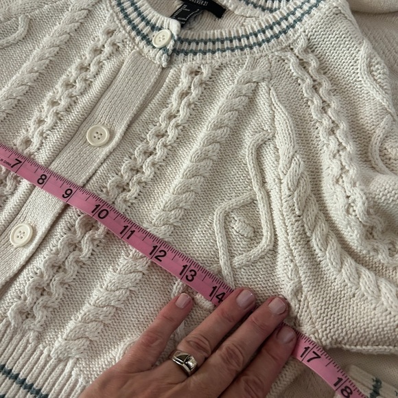 EUC Forever  21 White and Teal Trim Cable Knit Cardigan, size S, cropped. Roomy - Picture 6 of 8